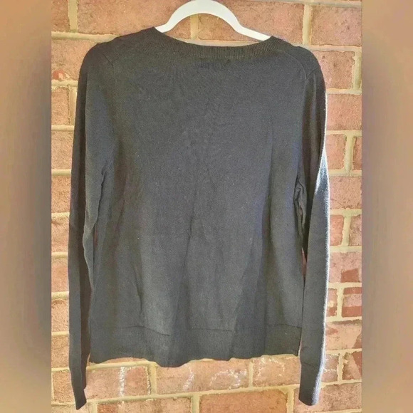 Old navy long sleeve - Picture 3 of 6